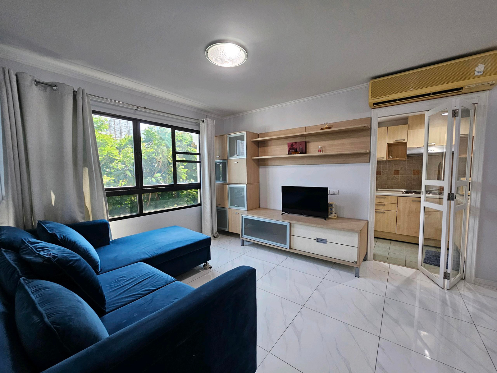 For Rent: For rent Lumpini Place Narathiwat Ratchanakarin, next to BRT Nararam 3 >>Format 2 bedrooms, 2 bathrooms, ready to move in, rent 18,000 baht/month including common fees. For Rent: For rent Lumpini Place Narathiwat Ratchanakarin, next to BRT Nararam 3 >>Format 2 bedrooms, 2 bathrooms, ready to move in, rent 18,000 baht/month including common fees.