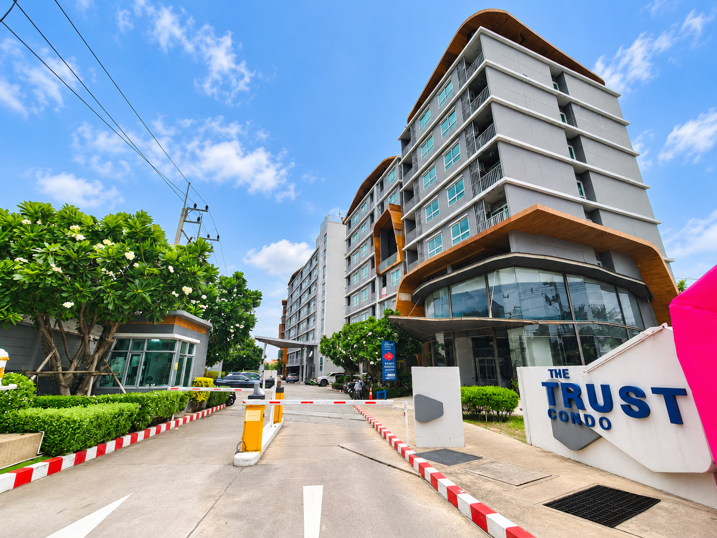 For sale: The Trust Condo Amata-Chonburi 1.4 million | Building A, 6th floor | 1 Bedroom 29.70 sq m. with furniture, near Amata Nakhon.