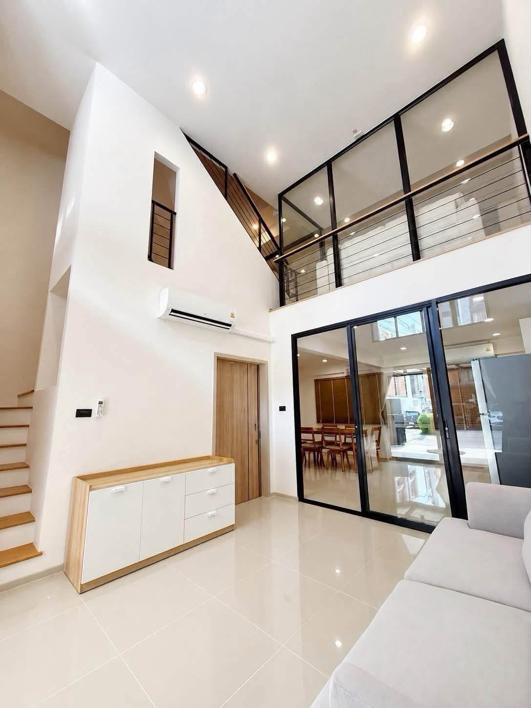 🏡✨ ทาวน์โฮม 3.5 ชั้น หลังมุม Shizen พัฒนาการ 32 3 ห้องนอน 4 ห้องน้ำ พัฒนาการ 32 | ใกล้ทองหล่อ–เอกมัย–พระราม 9 สไตล์ Modern Japanese บรรยากาศเป็นส่วนตัว หลังมุม พร้อมพื้นที่ใช้สอยขนาดใหญ่ถึง 210 ตร.ม. 💰 ค่าเช่า 65,000 บาท/เดือน – รูปที่ 3