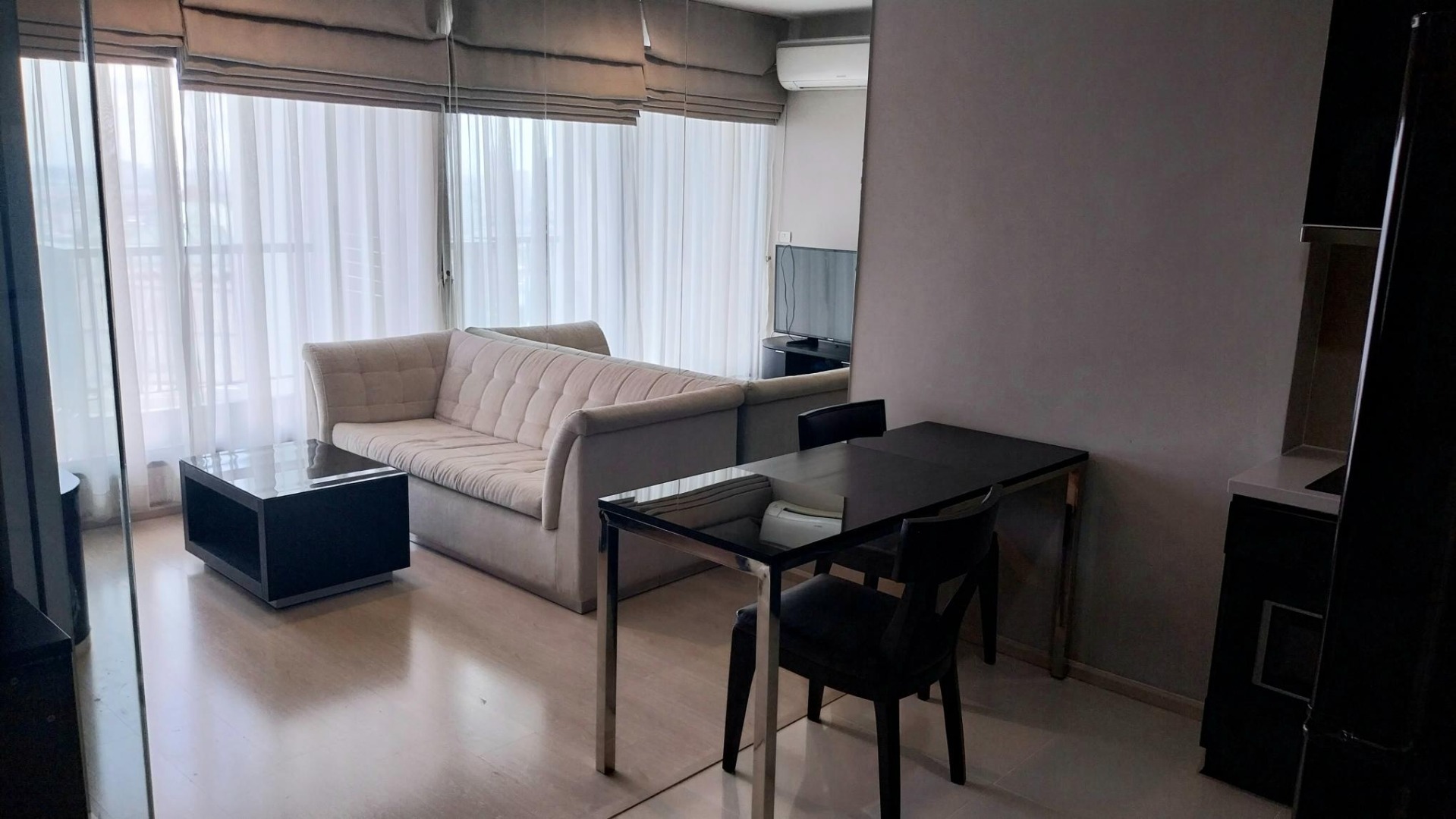 💥 ห้องใหญ่ทำเลดี! 48 ตร.ม. ชั้น 32 | 1 Bedroom | ใกล้ BTS พระโขนง 32,000 บาท/เดือน 💥 ห้องใหญ่ทำเลดี! 48 ตร.ม. ชั้น 32 | 1 Bedroom | ใกล้ BTS พระโขนง 32,000 บาท/เดือน