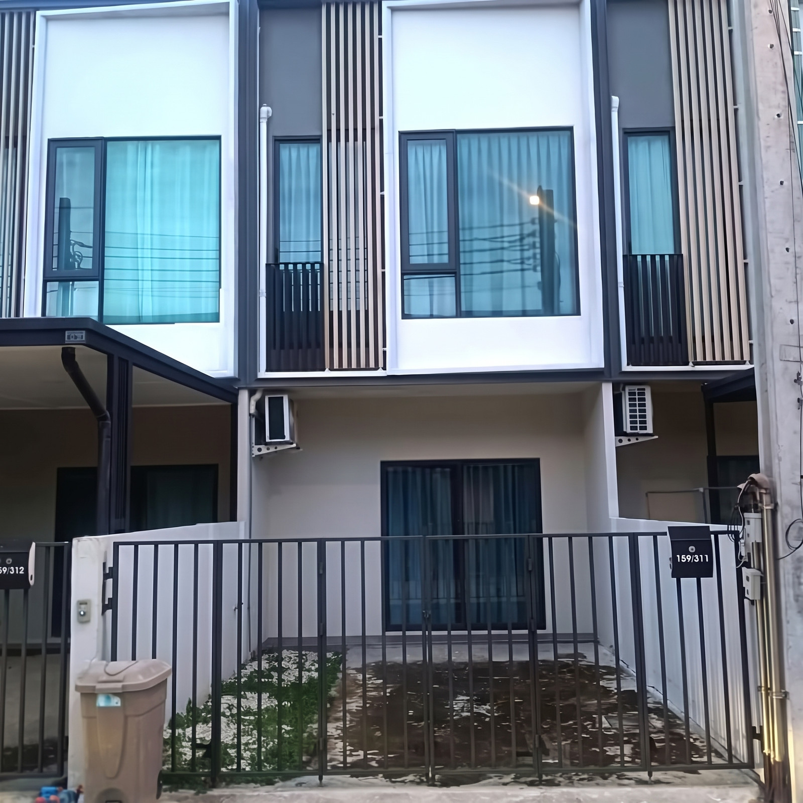 Townhome for rent, Altitude Craft Bangna, 2 floors, 2 bedrooms, 2 bathrooms, 16 sq m, only 23000 baht.