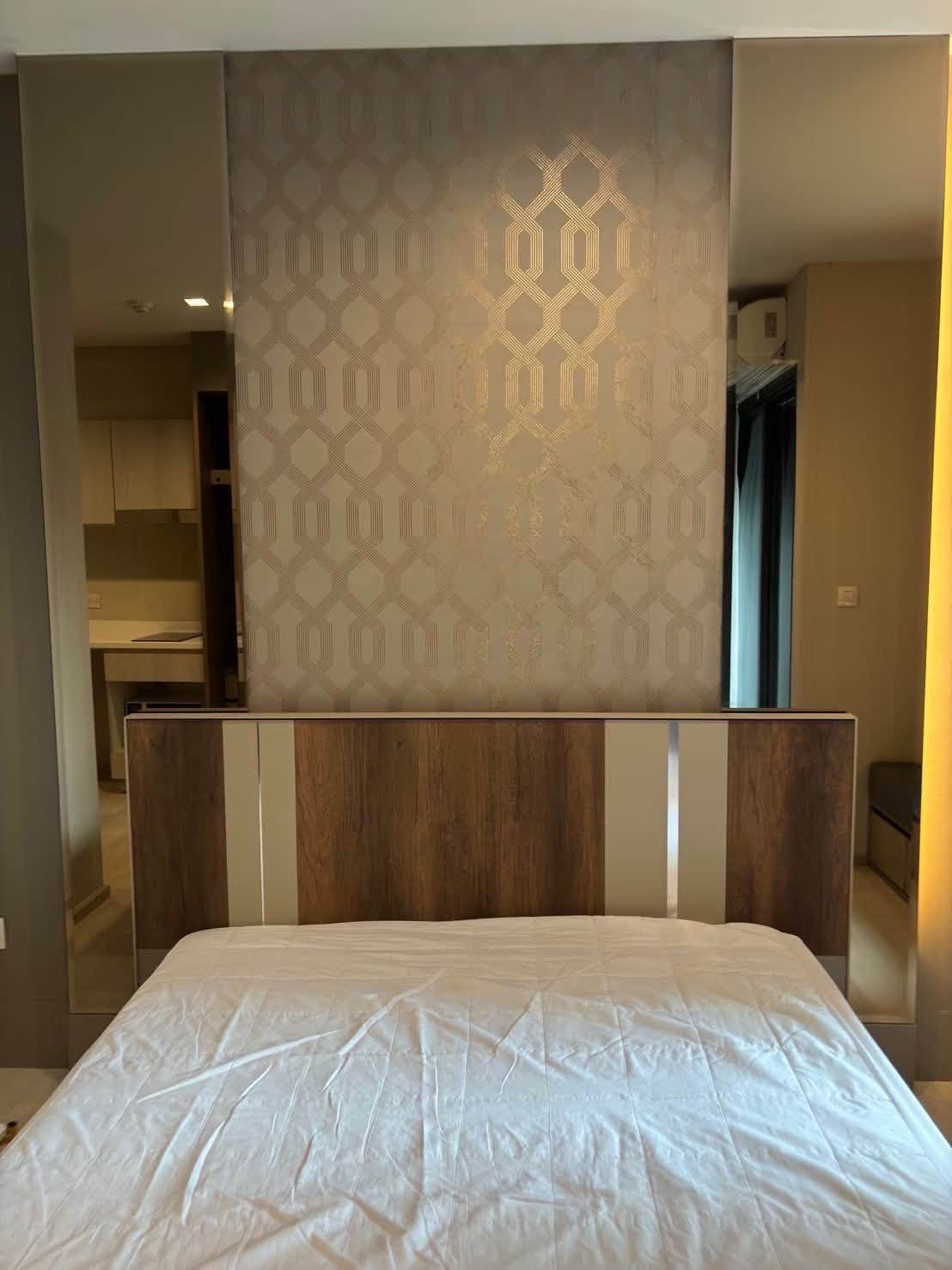 (Code R211) Condo for rent, Life One Wireless Project: Life One Wireless