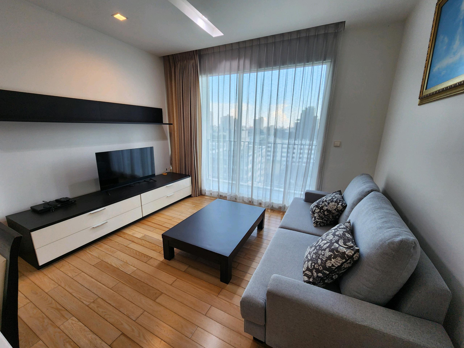 🔥 Rare Unit! For rent Siri at Sukhumvit (Siri at Sukhumvit) 2 Bed 2Bath 70 Sqm. View of large swimming pool. Thonglor location at the best price! only 45k 🔥 Rare Unit! For rent Siri at Sukhumvit (Siri at Sukhumvit) 2 Bed 2Bath 70 Sqm. View of large swimming pool. Thonglor location at the best price! only 45k