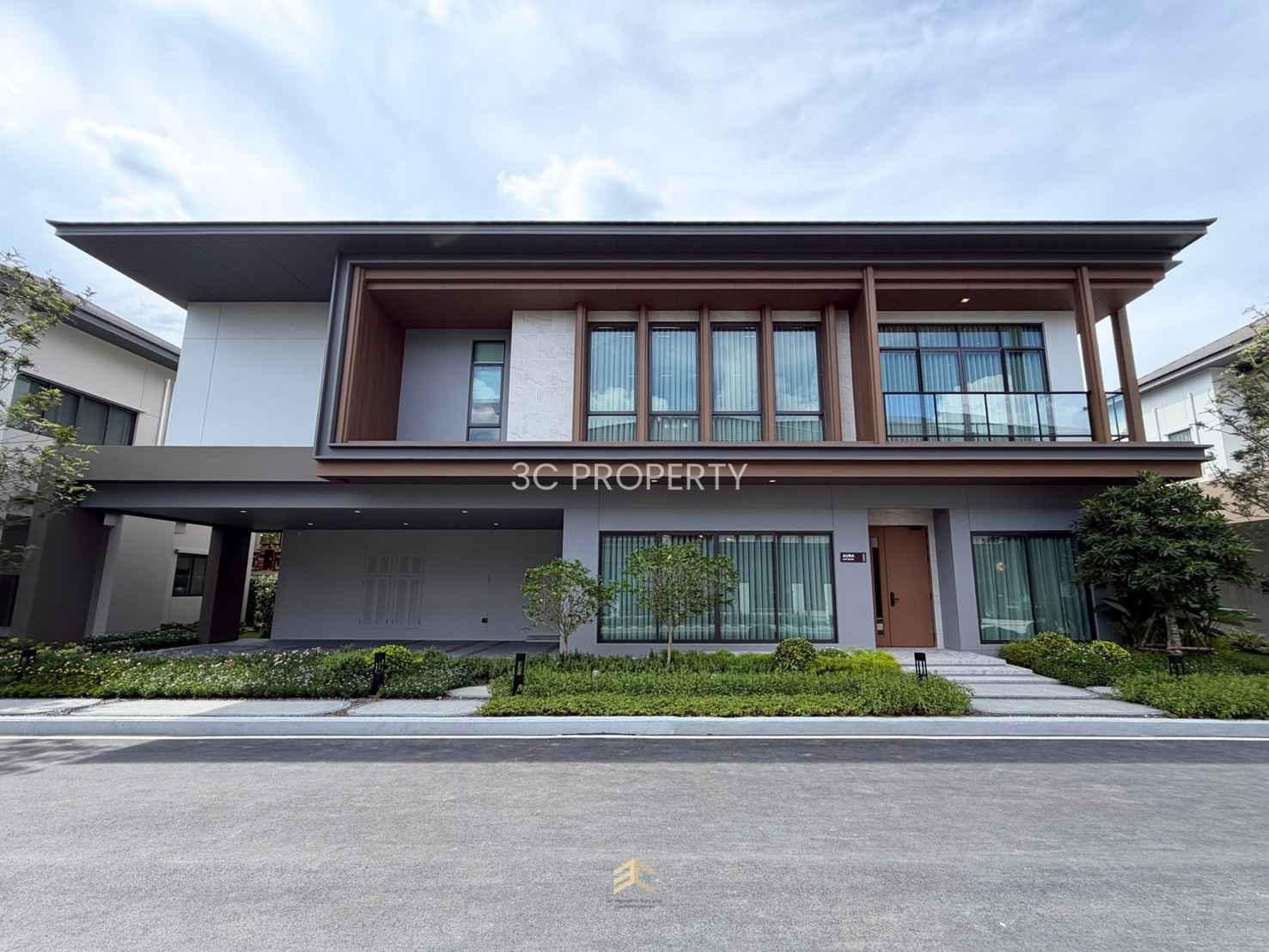 (ใช้สอย 436 ตร.ม) พิเศษ 20.93 ล้านบาท : บางกอก บูเลอวาร์ด ซิกเนเจอร์ สาทร-ปิ่นเกล้า : 4 ที่จอดรถ คุ้มมาก 