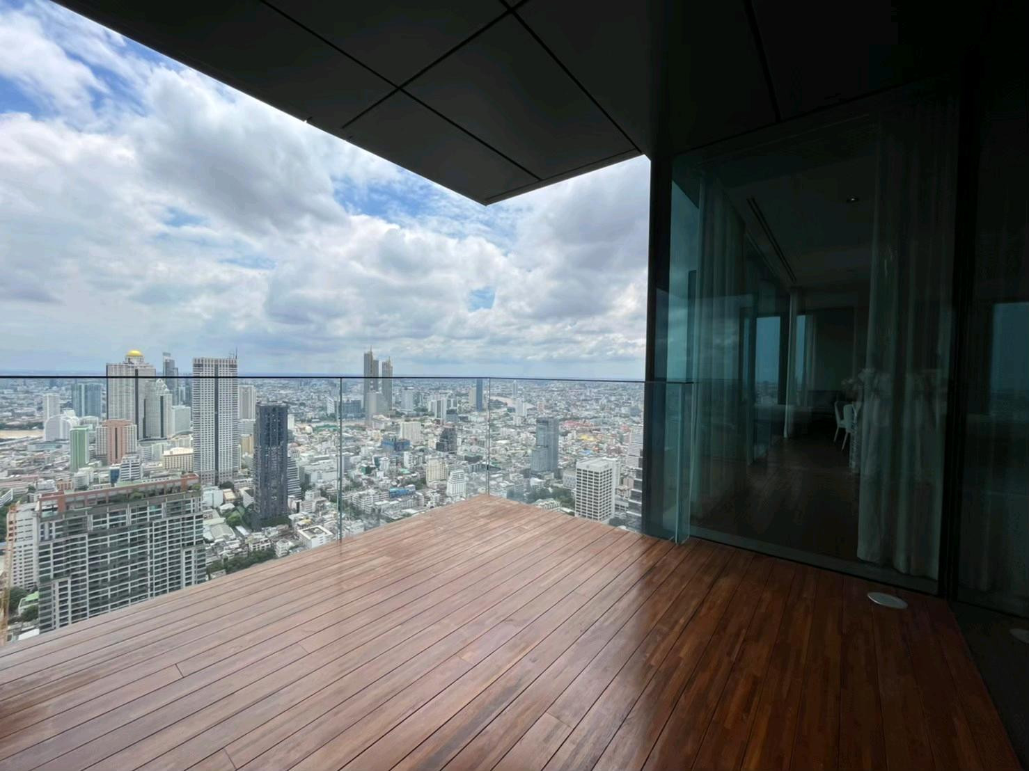 The Ritz Carlton Residences ✨️ with Balcony | 3BR 3BT 1PD | 213 Sq.M.