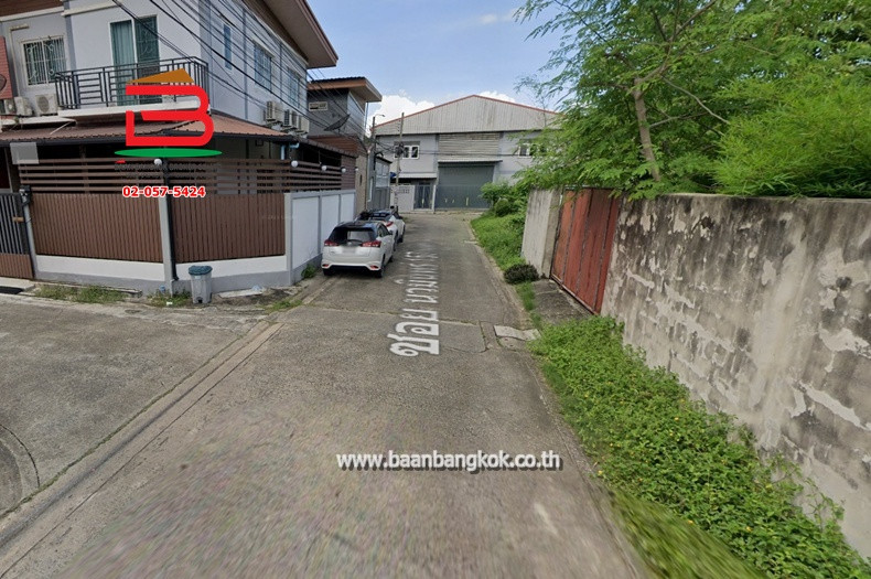 Empty land (corner plot), Soi Nawamin 157, Intersection 4, area 75 sq m., near Lotus Nawamin, Ramindra Road, Khlong Kum Subdistrict, Bang Kapi District.