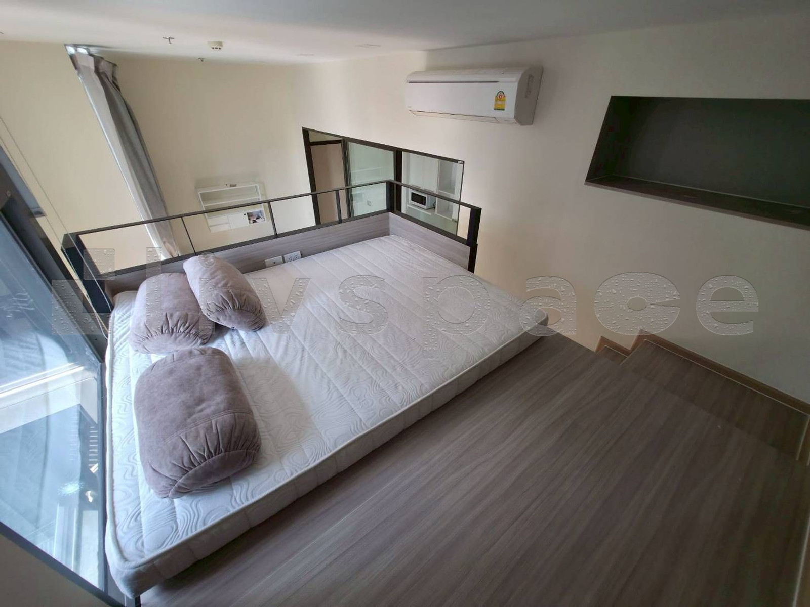 ▚ L1JC0Eツ ให้เช่า Chewathai Residence Asok Loft 35ตร.ม. ชั้นสูง มีครัวกั้นห้อง ซื้อโซฟา+ทีวีใหม่ให้ พร้อมอยู่ ใกล้ MRT พระราม 9✨ – รูปที่ 4