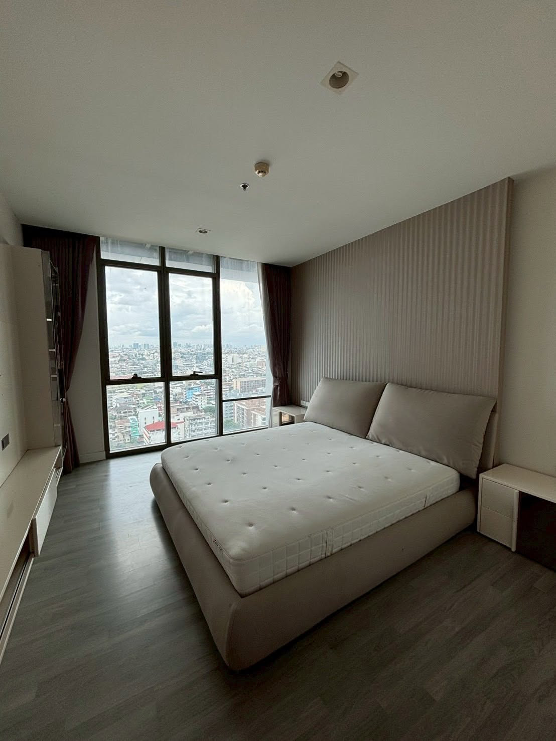 Condo for sale: The Room BTS Wongwianyai - 88.8 sq m. - for sale 11,950,000 baht [JZs2610002]