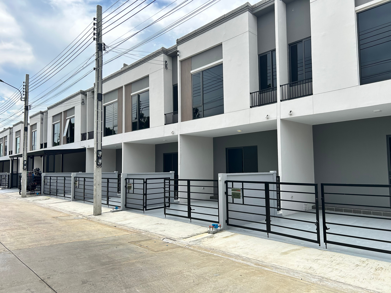 PLENO 2-story townhome, Ramintra-Chatu Chot-Bang Chan Station. – รูปที่ 2