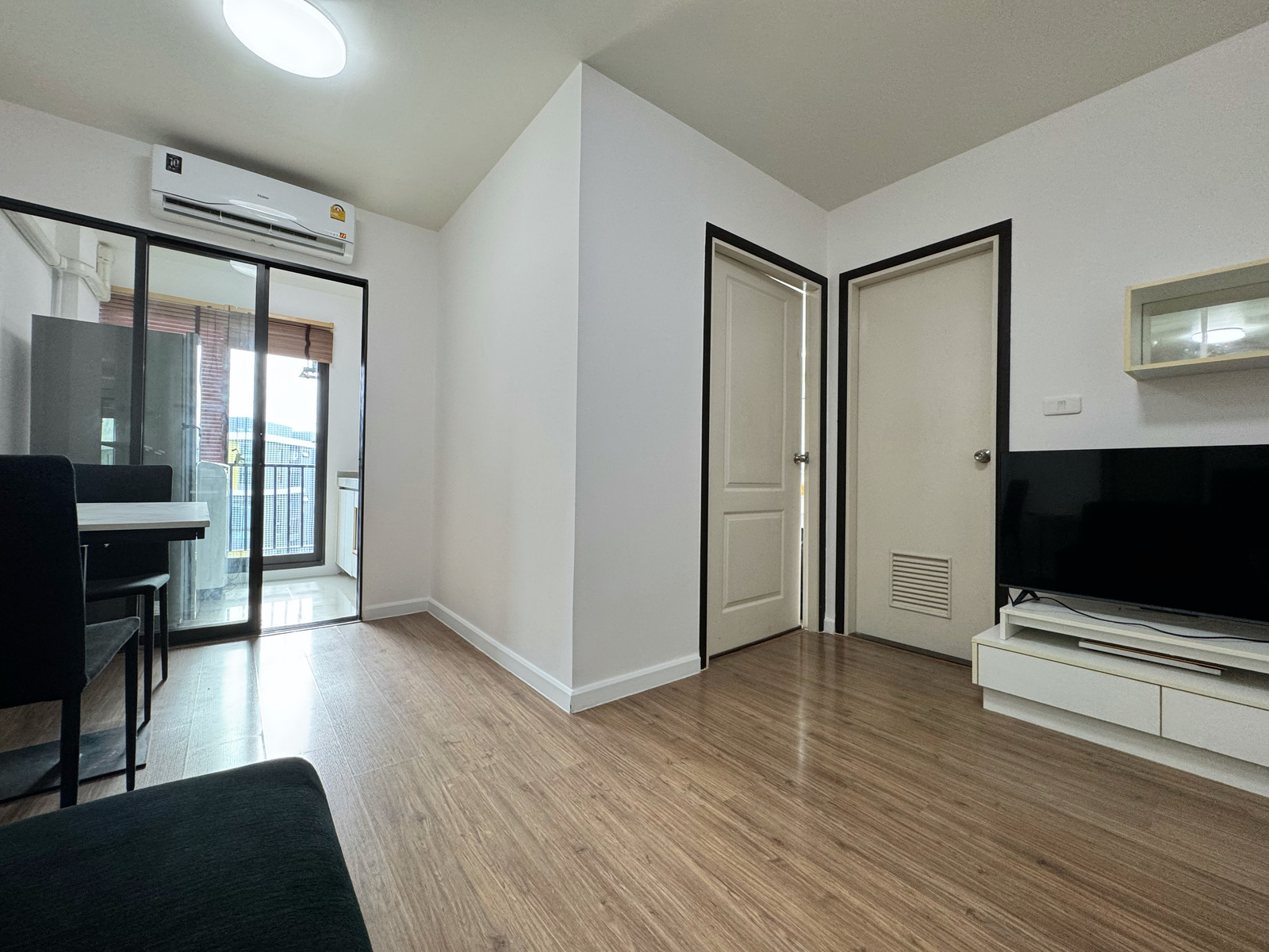 For Sale: iCondo Sukhumvit 103 | Top Floor, Pool View | BTS Udom Suk | 33.81 sqm | THB 1.89M For Sale: iCondo Sukhumvit 103 | Top Floor, Pool View | BTS Udom Suk | 33.81 sqm | THB 1.89M