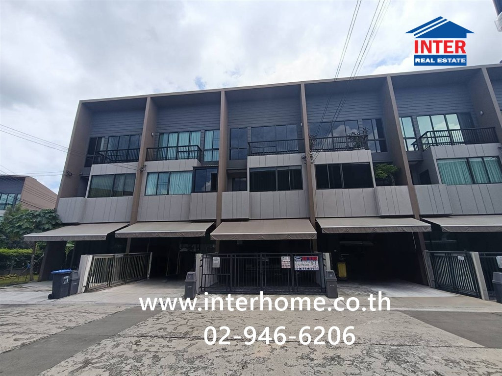 ทาวน์โฮม 3 ชั้น 18.1 ตร.ว. หมู่บ้านกลางเมือง ลาดพร้าว-เสรีไทย ใกล้สยามอะเมชิ่งพาร์ค ซอยเสรีไทย52,50 ถนนเสรีไทย ถนนรามอินทรา ถนนรามคำแหง เขตคันนายาว กรุงเทพมหานคร 