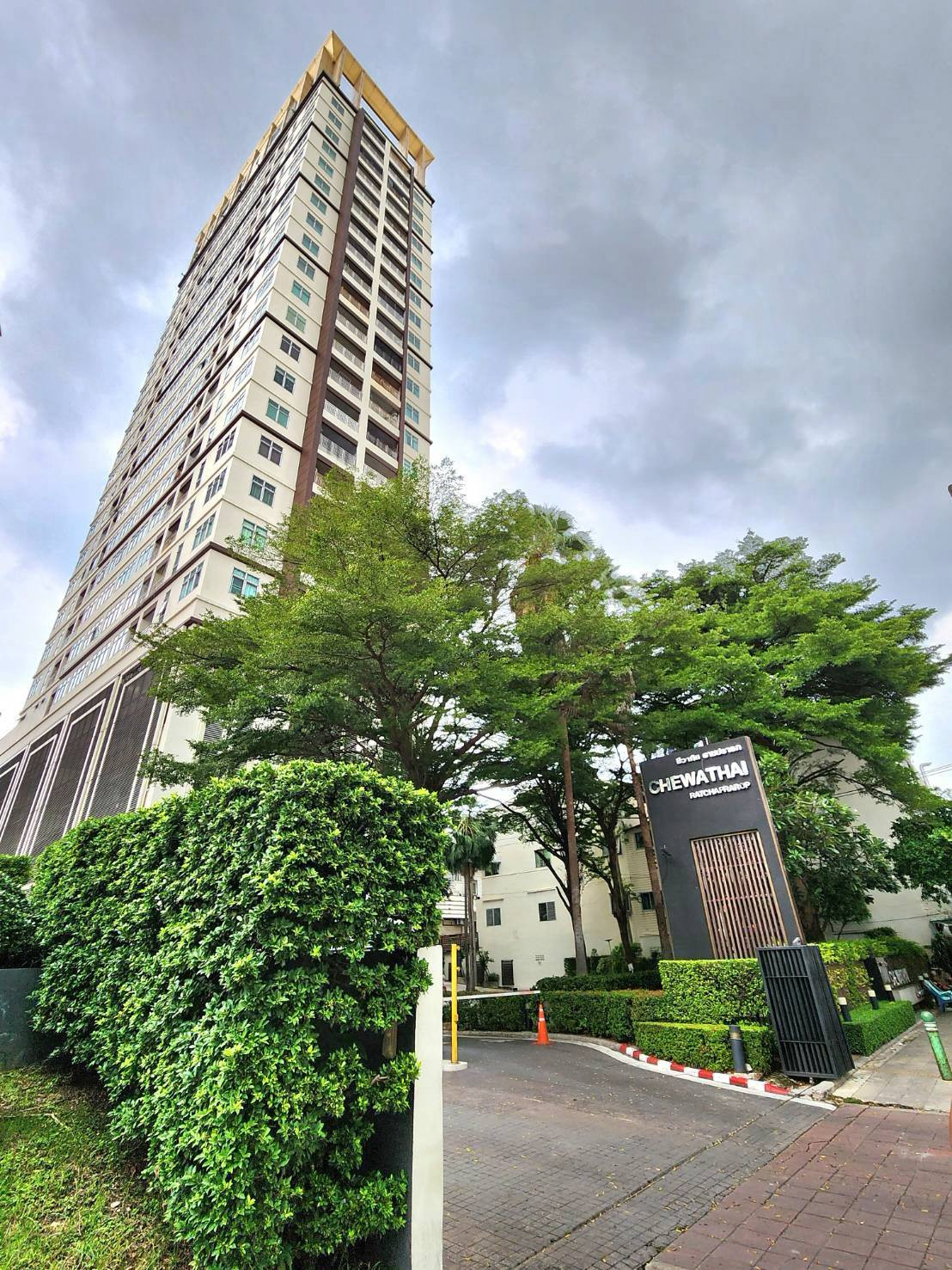 ONE MILLION LESS. ✨Condo for sale Chewathai Ratchaprarop, corner room!!! | Size 72 sq m. 2 bedrooms, 2 bathrooms | 9th floor, city view, private corner, only 6.5 MB🔥 ONE MILLION LESS. ✨Condo for sale Chewathai Ratchaprarop, corner room!!! | Size 72 sq m. 2 bedrooms, 2 bathrooms | 9th floor, city view, private corner, only 6.5 MB🔥