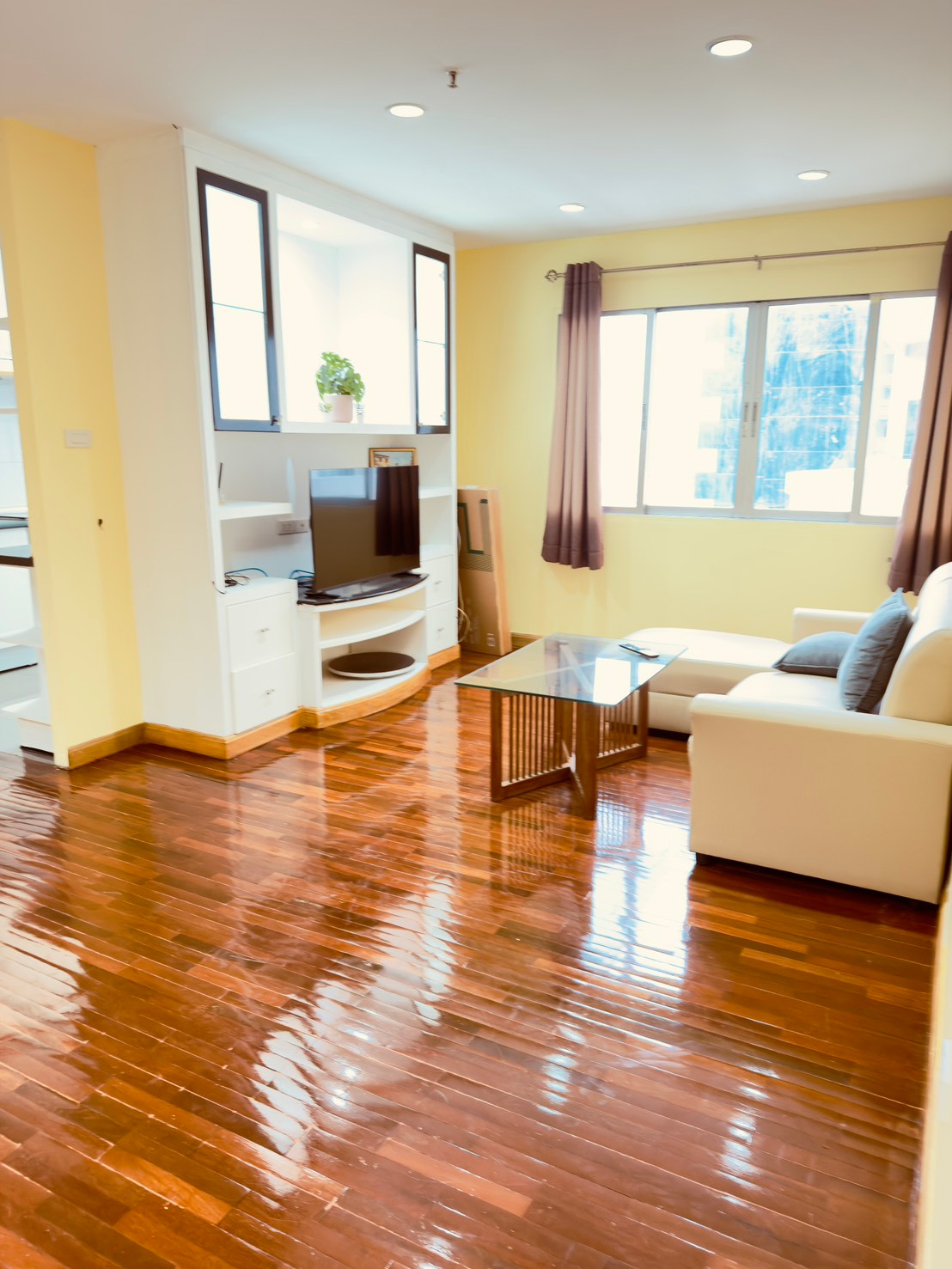 One bed ห้องใหญ่มาก 🐱🐶  Petfriendly ถนนวิทยุ 📢 Line : @085pucam / 0627941024 🥳 YKP Rental Condo – รูปที่ 3