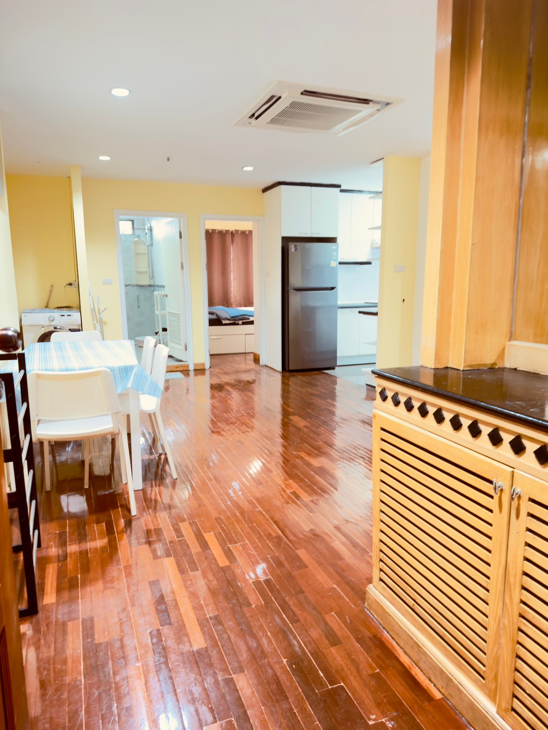 One bed ห้องใหญ่มาก 🐱🐶  Petfriendly ถนนวิทยุ 📢 Line : @085pucam / 0627941024 🥳 YKP Rental Condo – รูปที่ 2