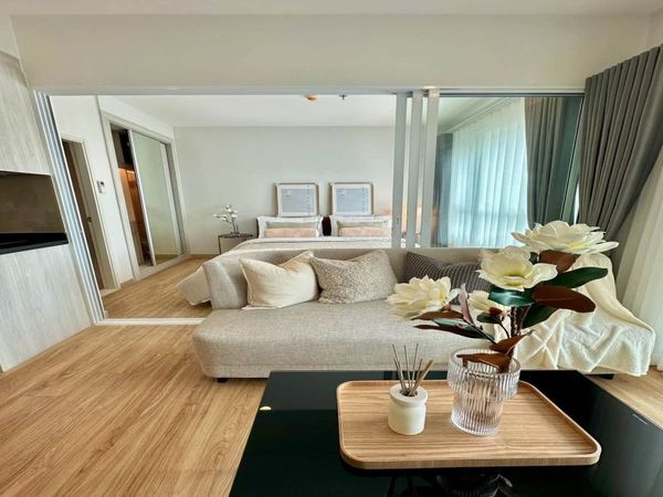 The Zea Sriracha: Seafront condo for rent on the 27th floor-beautiful unit, fully furnished.