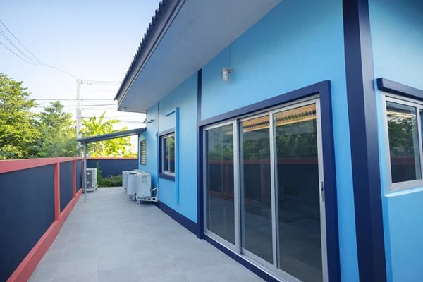 ปราจีนบุรี นิคม304 1.2 กม. ให้เช่าบ้านเดี่ยว 2นอน ท่าตูม ศรีมหาโพธิ น้ำไม่ท่วมสูง 5ม. ต่อเติมหลังคาโรงจอดรถ