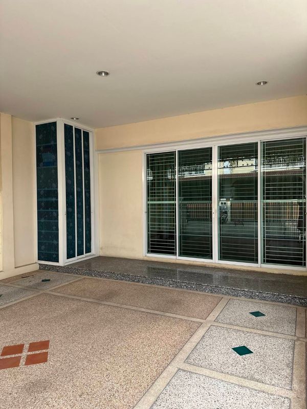 ✨ LUXURY CORNER TOWNHOME FOR SALE ✨ Muang Setthi Village | Charoenrat Soi 5 RB2323