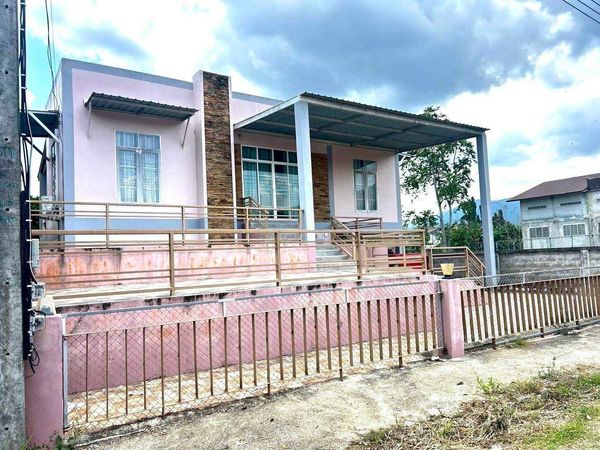 98699 - ขาย บ้านเดี่ยว 127.3 ตรว. บ้านระเบียงชมฟ้า มากกว่าการเป็นที่พัก คือโอกาสในการเป็นเจ้าของรีสอร์ทในเชียงราย บนทำเลที่เดินทางสะดวกและพร้อมต่อยอดธุรกิจ
