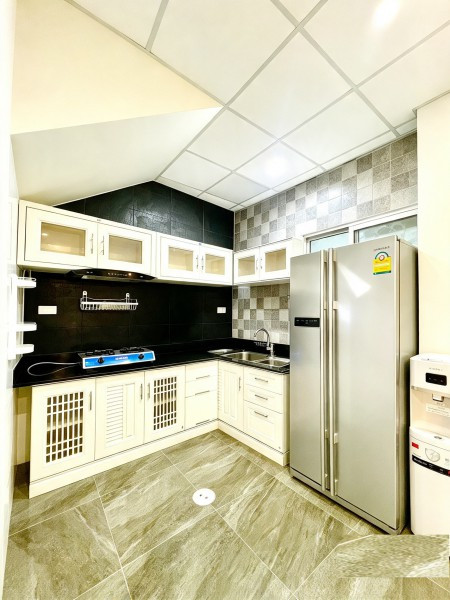 UdomSuk just 500 m.from Seri Market near Paradise Park400m. Srinakarin Modern 3-story townhome Rent – รูปที่ 4
