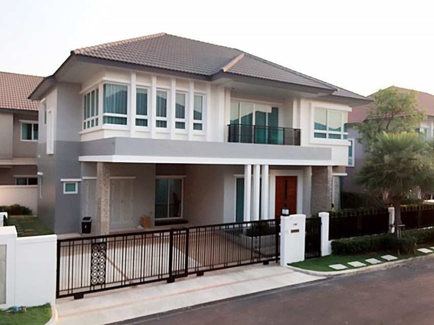 Single House For Sale/Rent Srinakarin Area Near Sky Train Yellow Line Si Kritha Station Single House For Sale/Rent Srinakarin Area Near Sky Train Yellow Line Si Kritha Station
