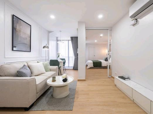 1 bedroom, beautiful room, good view, newly renovated.