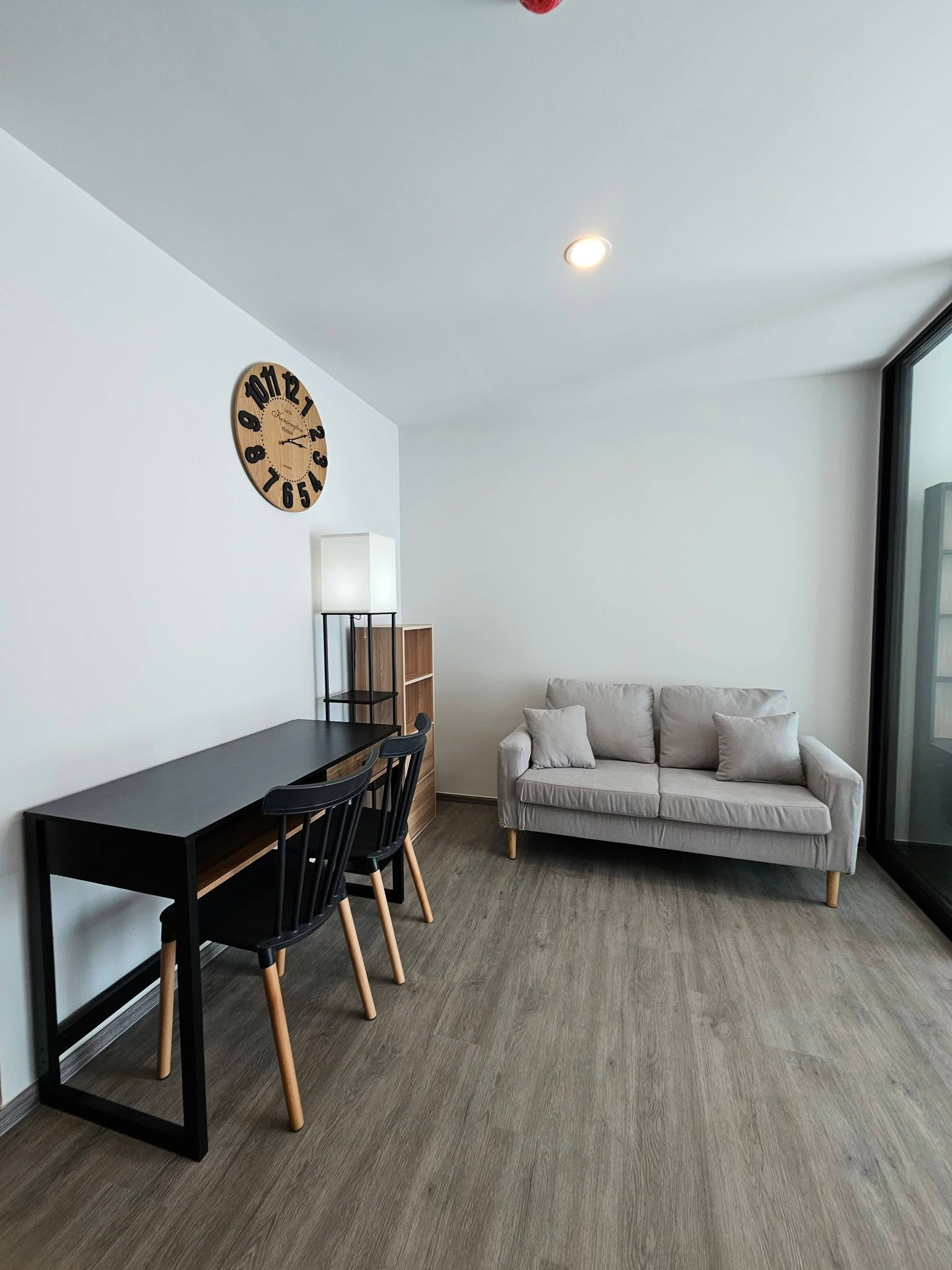 🏙️ [ ให้เช่า ] คอนโดแต่งสวยสไตล์ Loft Modern — 1 ห้องนอน ชั้นสูง ชั้น 24 ตึก D วิวสระว่ายน้ำ ใกล้ BTS เพียง 350 เมตร – รูปที่ 4