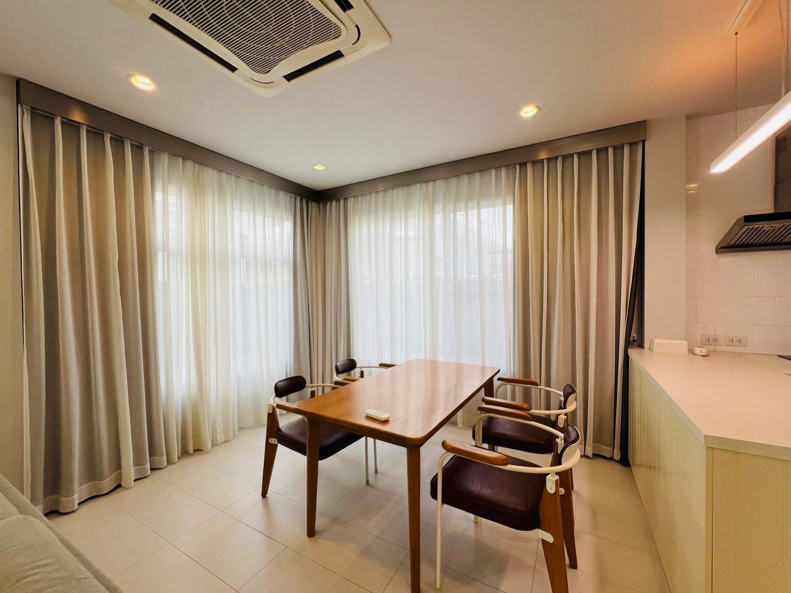ให้เช่าบ้าน สไตล์โมเดิร์น ใกล้ NIS  เพียง5นาที  เข้าเมืองสะดวก ตลาดมีโชค8นาที – รูปที่ 4