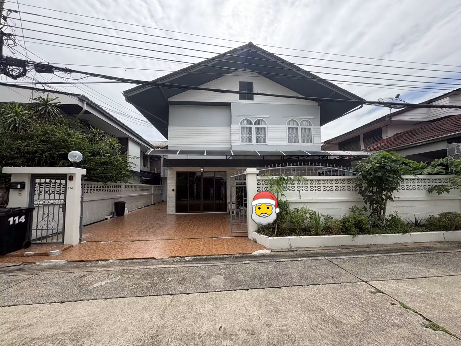 🏡 2-story detached house for rent, Huai Khwang | Ratchada-Huai Khwang, 6 bedrooms, 4 bathrooms, parking for 4 cars, large size, complete functions, lots of usable space in the heart of the city 🐶 Pet Friendly 🌏 Accepting foreign tenants 💰 Rent 75,000 baht 🏡 2-story detached house for rent, Huai Khwang | Ratchada-Huai Khwang, 6 bedrooms, 4 bathrooms, parking for 4 cars, large size, complete functions, lots of usable space in the heart of the city 🐶 Pet Friendly 🌏 Accepting foreign tenants 💰 Rent 75,000 baht