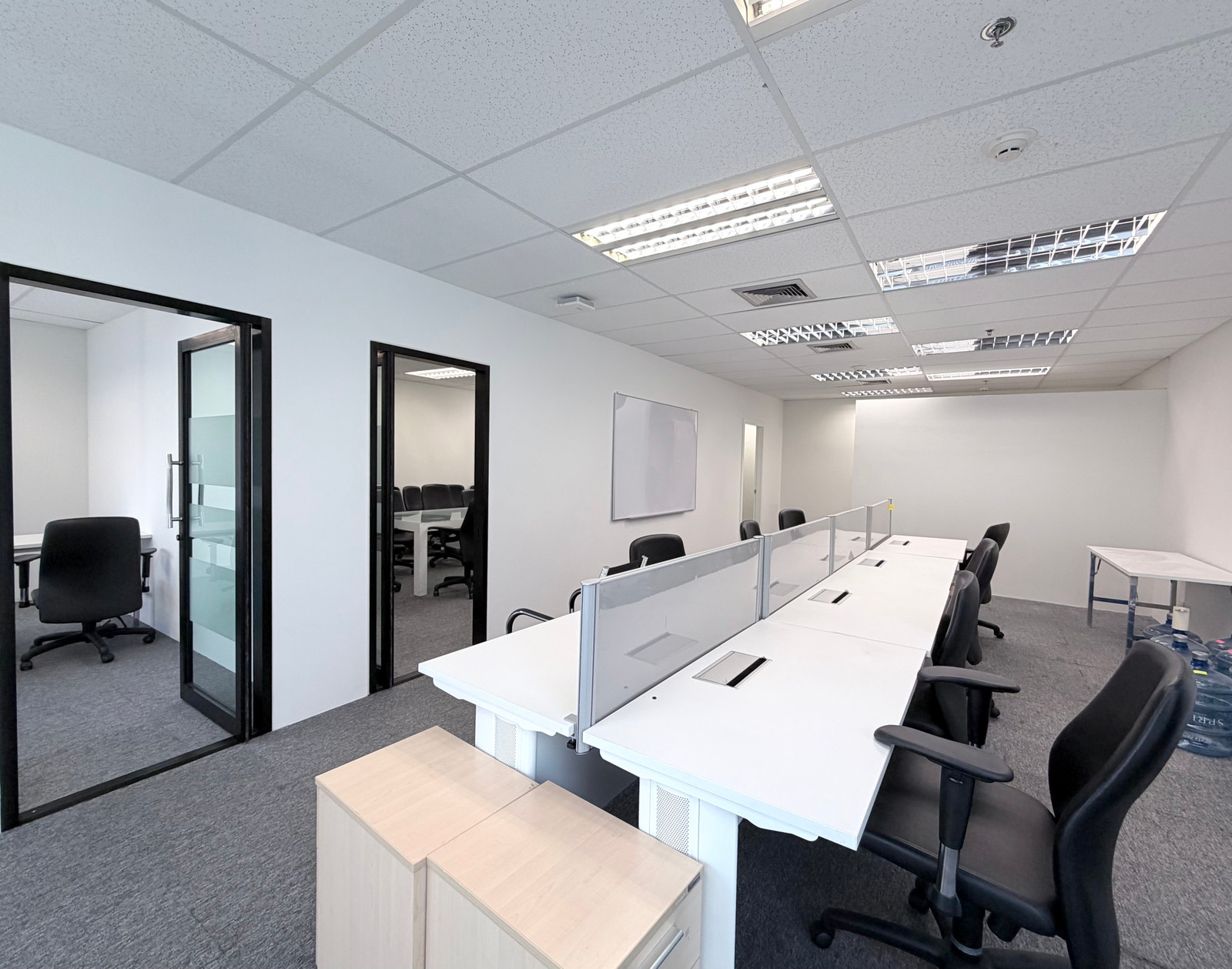 Grade A Office พร้อมเฟอร์, มี Sky walk จาก BTS ช่องนนทรี Grade A Office พร้อมเฟอร์, มี Sky walk จาก BTS ช่องนนทรี