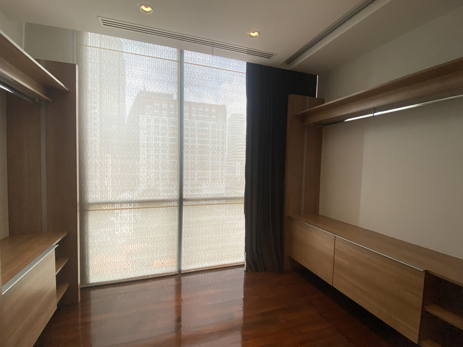 For Rent Domus 250 Sq.m. 2Bedroom 275k/month