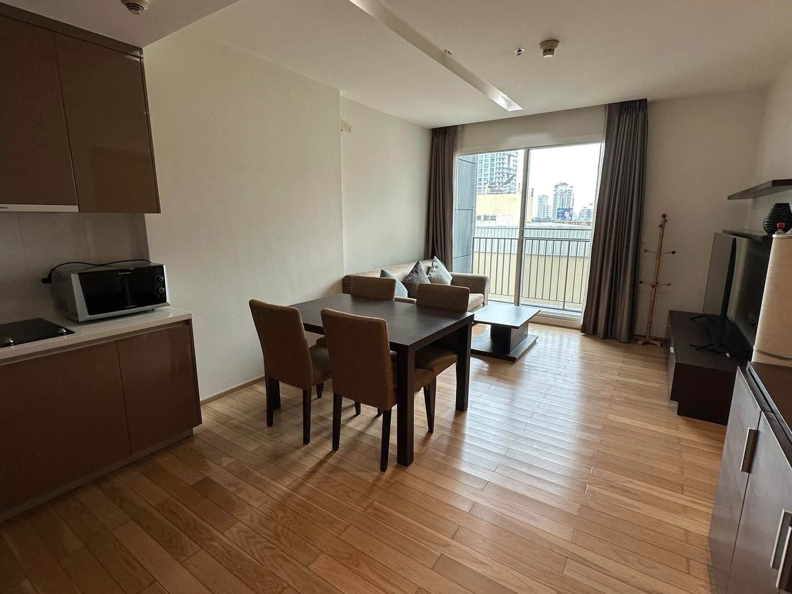 Siri At Sukhumvit 🚶0 meter to BTS Thong Lo | Spacious 1 bed unit✨