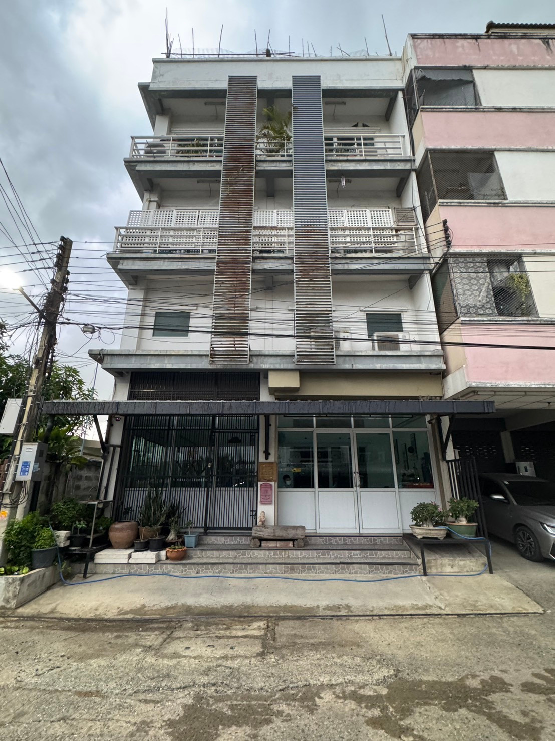 ขายอาคารพาณิชย์ 4 ชั้น 5 ห้องนอน 3 ห้องน้ำ 2 ห้องโถง 1 ห้องทำงาน 1 ห้องสมุด 1 ห้องรับแขก 1 ห้องครัว ขายอาคารพาณิชย์ 4 ชั้น 5 ห้องนอน 3 ห้องน้ำ 2 ห้องโถง 1 ห้องทำงาน 1 ห้องสมุด 1 ห้องรับแขก 1 ห้องครัว