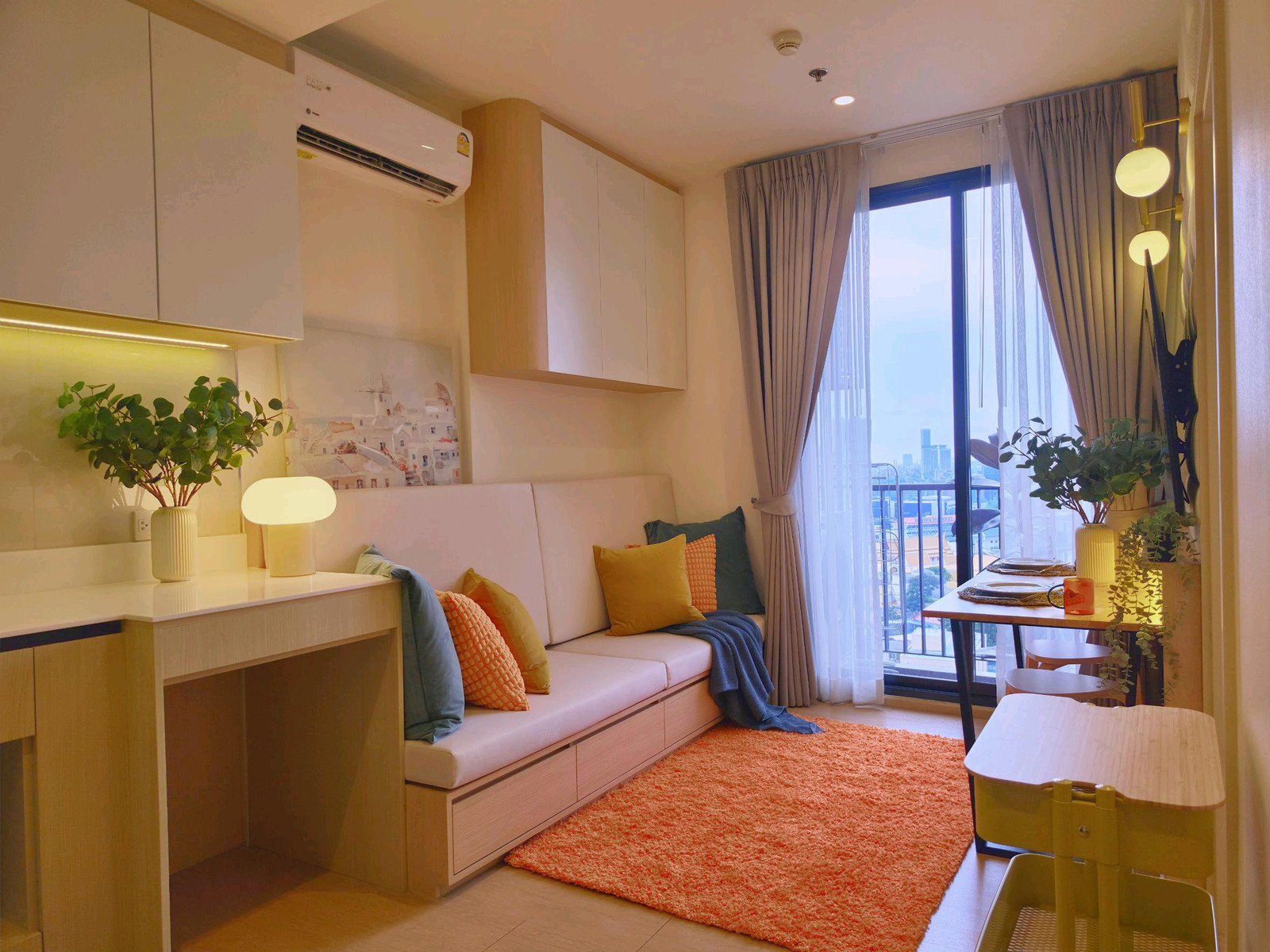 📍📍 Newly renovated unit featuring a rare blend of modern and timeless styles.🐶🐶Pet Allowed
