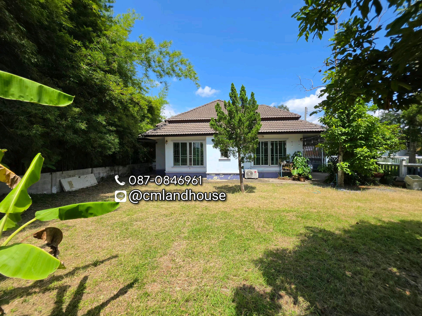 Baan Rim Thung, wide area of ​​​​109 sq m. In front of Mae Market, close to the city, 10 km., enter the alley in front of Mae Market, 1 km., wide remaining land, reduced price, cheapest in this area.