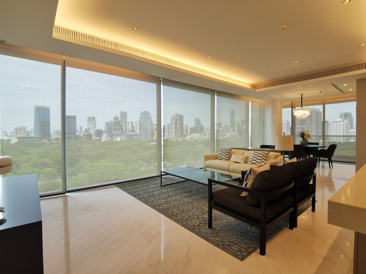 Available for Rent with Serene Lumpini Park View at Sindhorn Tonson