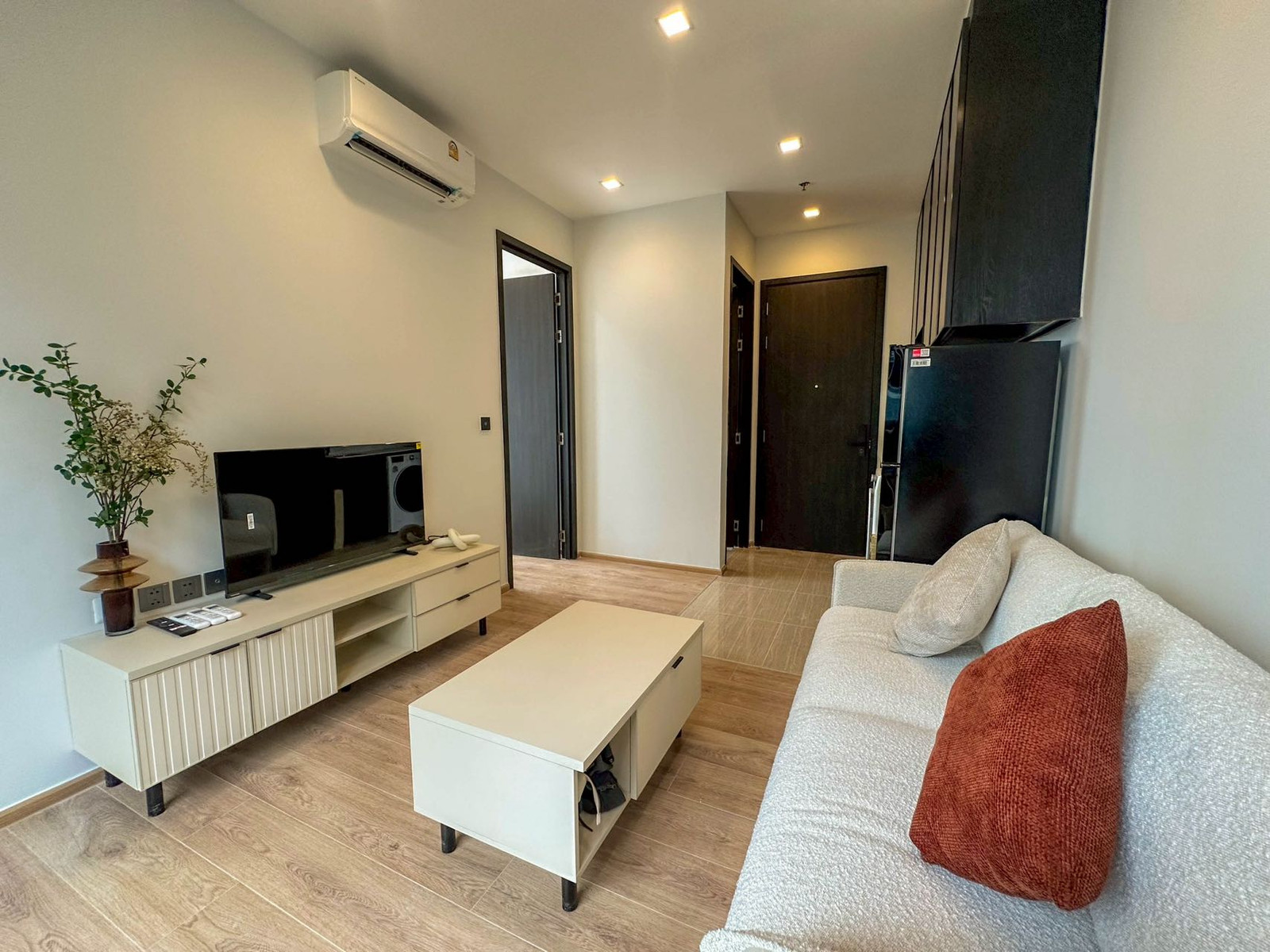 📍✨ Noble Around Ari | For Rent 🏡✨ Modern condominium in the vibrant Ari neighborhood, conveniently located just around 90 meters from BTS Ari. The project offers a stylish urban living 📍✨ Noble Around Ari | For Rent 🏡✨ Modern condominium in the vibrant Ari neighborhood, conveniently located just around 90 meters from BTS Ari. The project offers a stylish urban living
