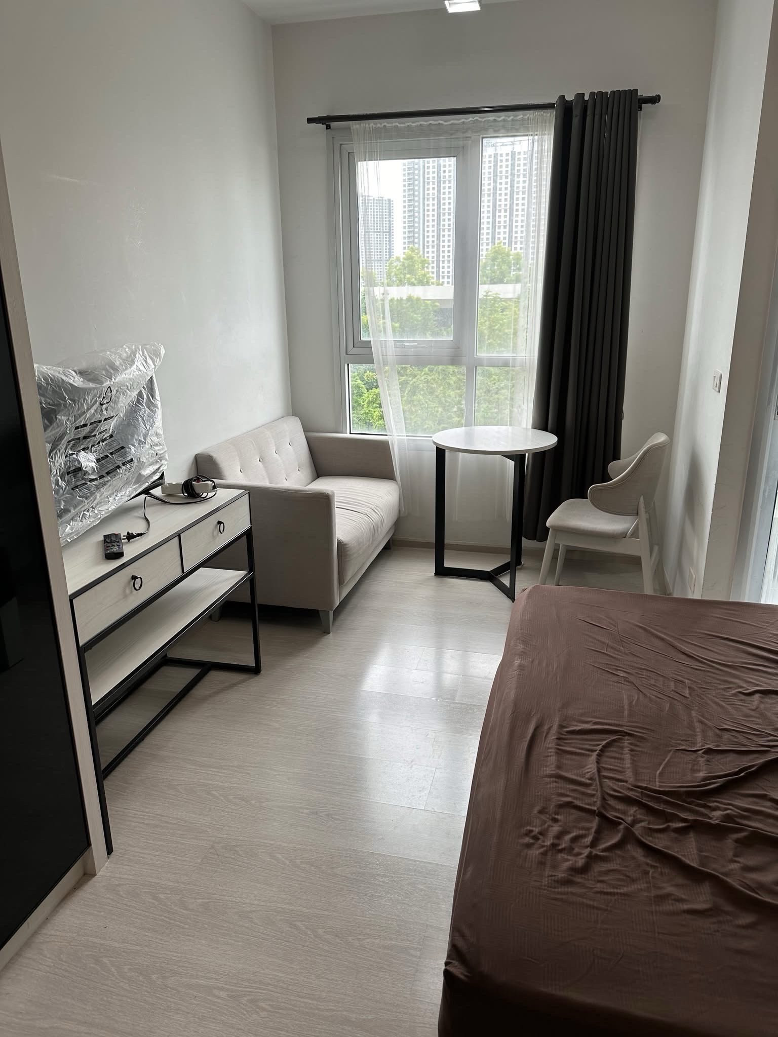 Chapter One Shine Bang Pho, 23 sq m., fully furnished, 9,000 baht. Chapter One Shine Bang Pho, 23 sq m., fully furnished, 9,000 baht.