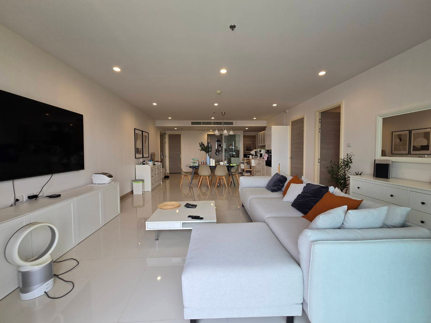 For Rent 3 bed Supalai Riva Grand, area 156 sq.m., there are many rooms to choose from. For Rent 3 bed Supalai Riva Grand, area 156 sq.m., there are many rooms to choose from.