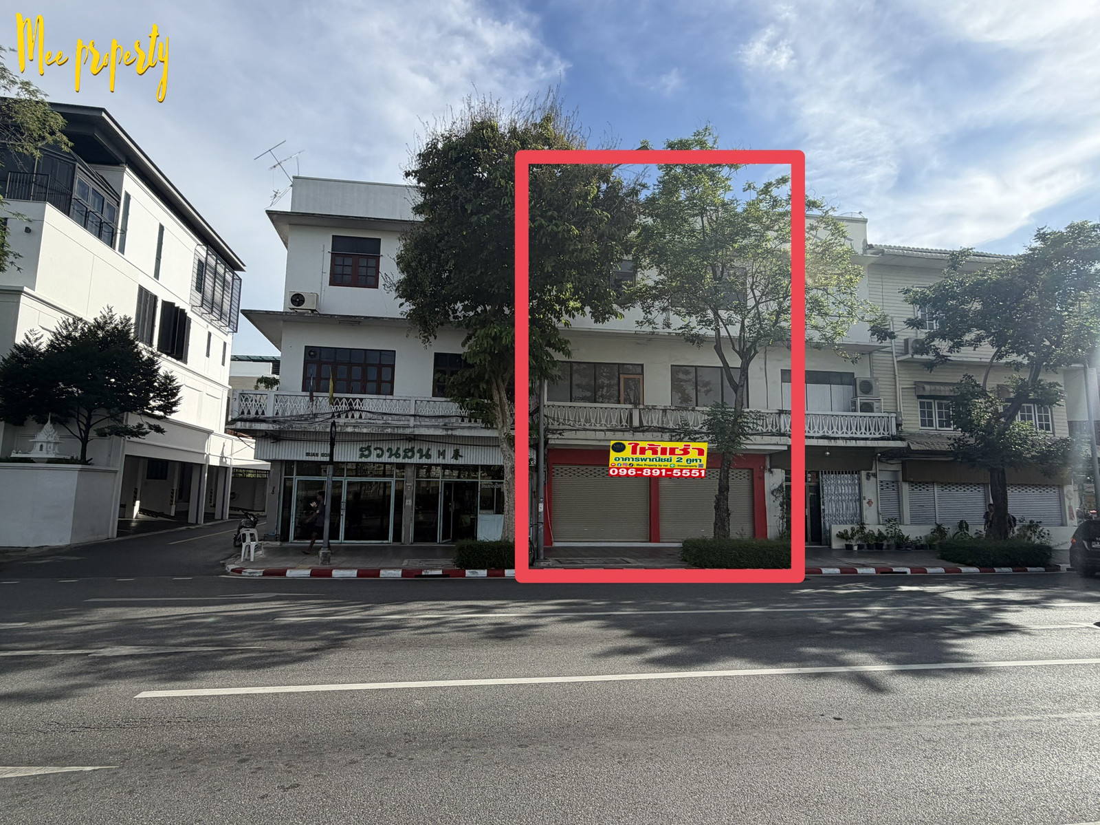 Commercial building for rent, 2 units next to each other, area 28 sq m., usable area approximately 300 sq m. connected through each other, 3 floors high | usable area approximately 300 sq m. ME-316