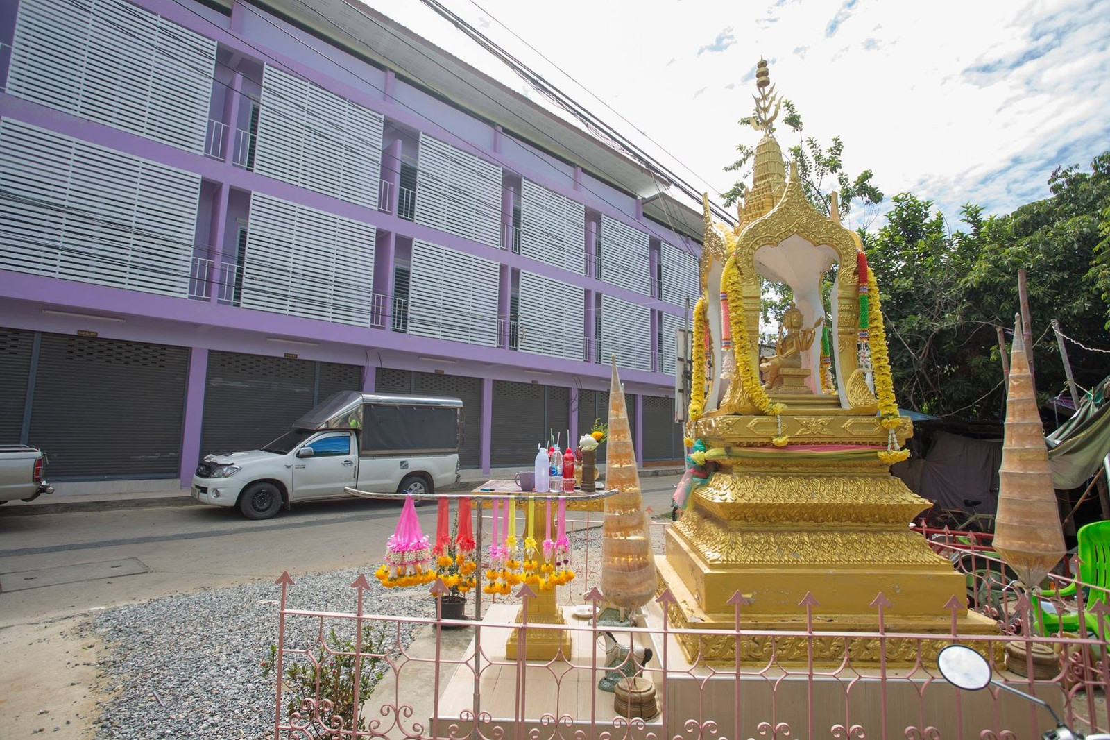 ขายอาคารพาณิชย์ หน้าวัดนครสวรรค์ 3 ชั้น 2 ห้องนอน 2 ห้องน้ำ  – รูปที่ 2