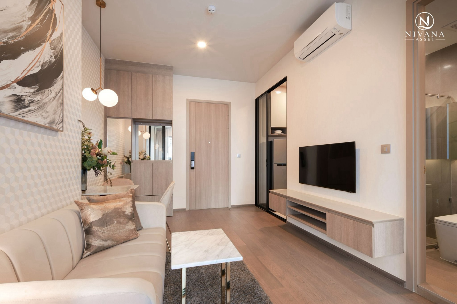 Luxury hotel-style condo for rent near BTS Phayathai Station