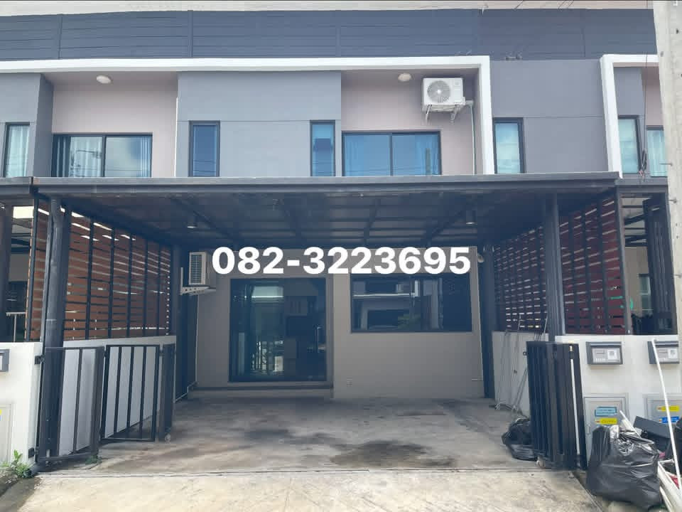 For sale/rent Townhouse, The Color Village, Bangna, Wongwaen 3 (enter Soi Mahachai). If interested, contact 082-3223695.