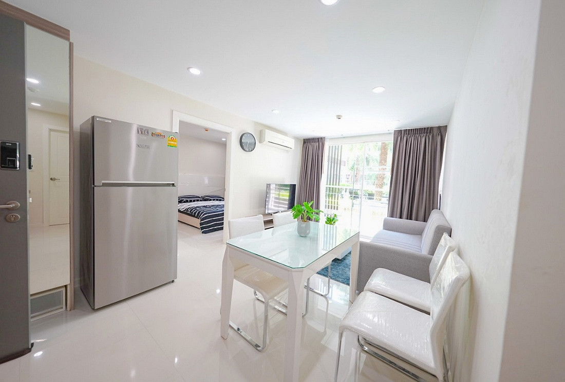 For rent Elements Srinakarin Condo, Srinakarin area, Good view, 2 bedrooms, 2 bathrooms, size 58 square meters, 1st floor, Building 4 / Call : 099-624-1956