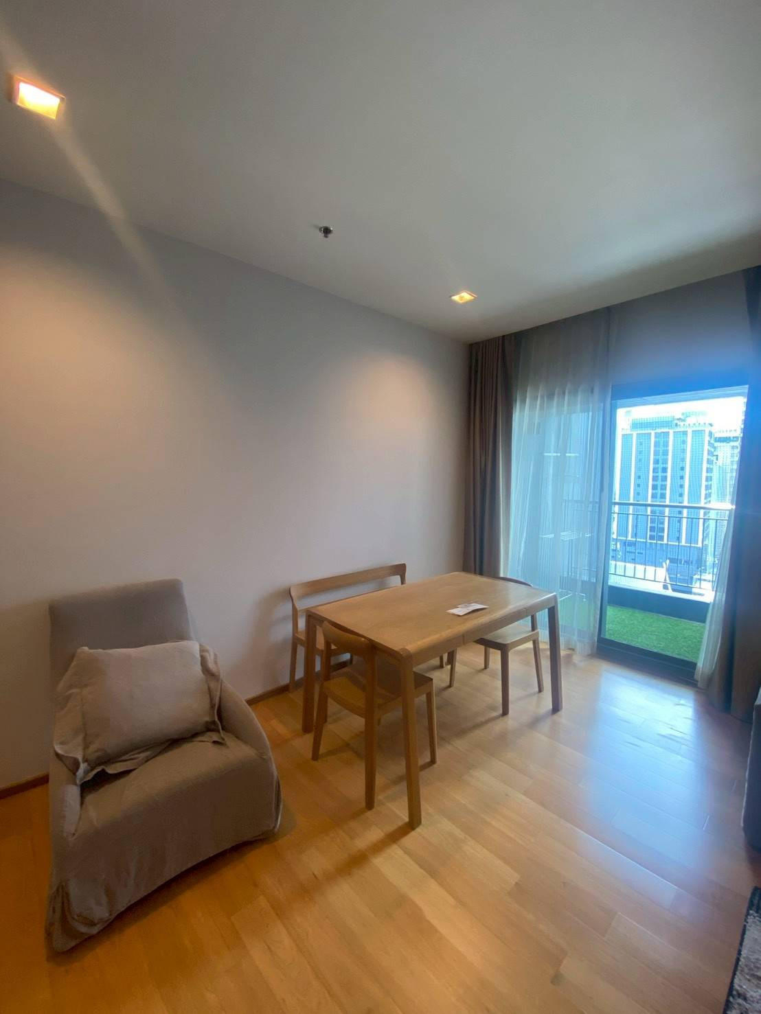 Condo for rent: Hyde Sukhumvit 13  CORNER  3 bedrooms, 3 bathrooms 2 Balcony Size: 105 sqm – รูปที่ 3