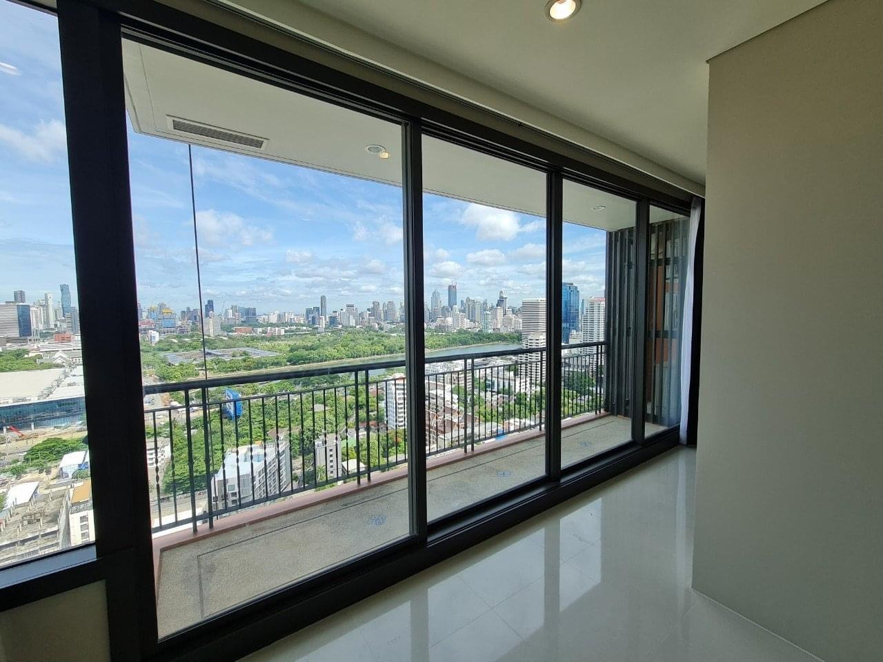 This building allows pets. Room for sale with beautiful views in every direction, unblocked view, 156 sq m. This building allows pets. Room for sale with beautiful views in every direction, unblocked view, 156 sq m.