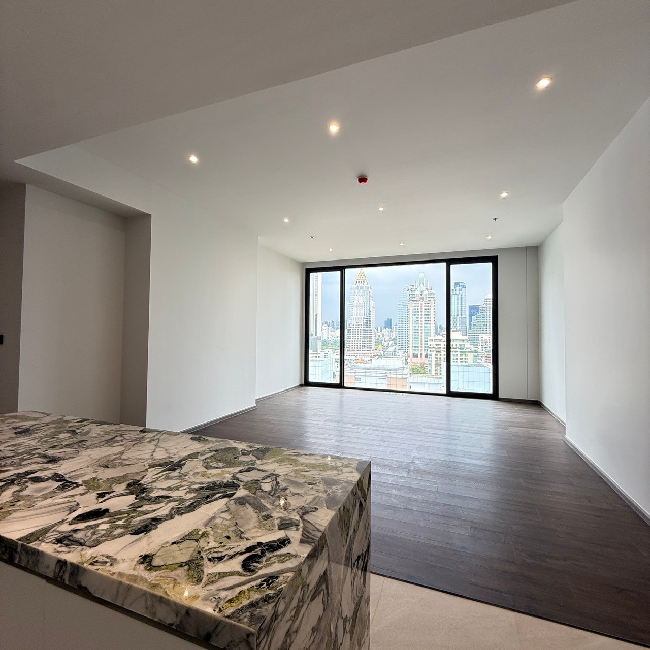 2 Bedroom 96.94 ตร.ม. ราคาพิเศษ ต่ำกว่าหน้าสัญญา ตำแหน่งเดียวกันกับห้องตัวอย่าง ชั้นสูงกว่า ราคาดี ROMM CONVENT