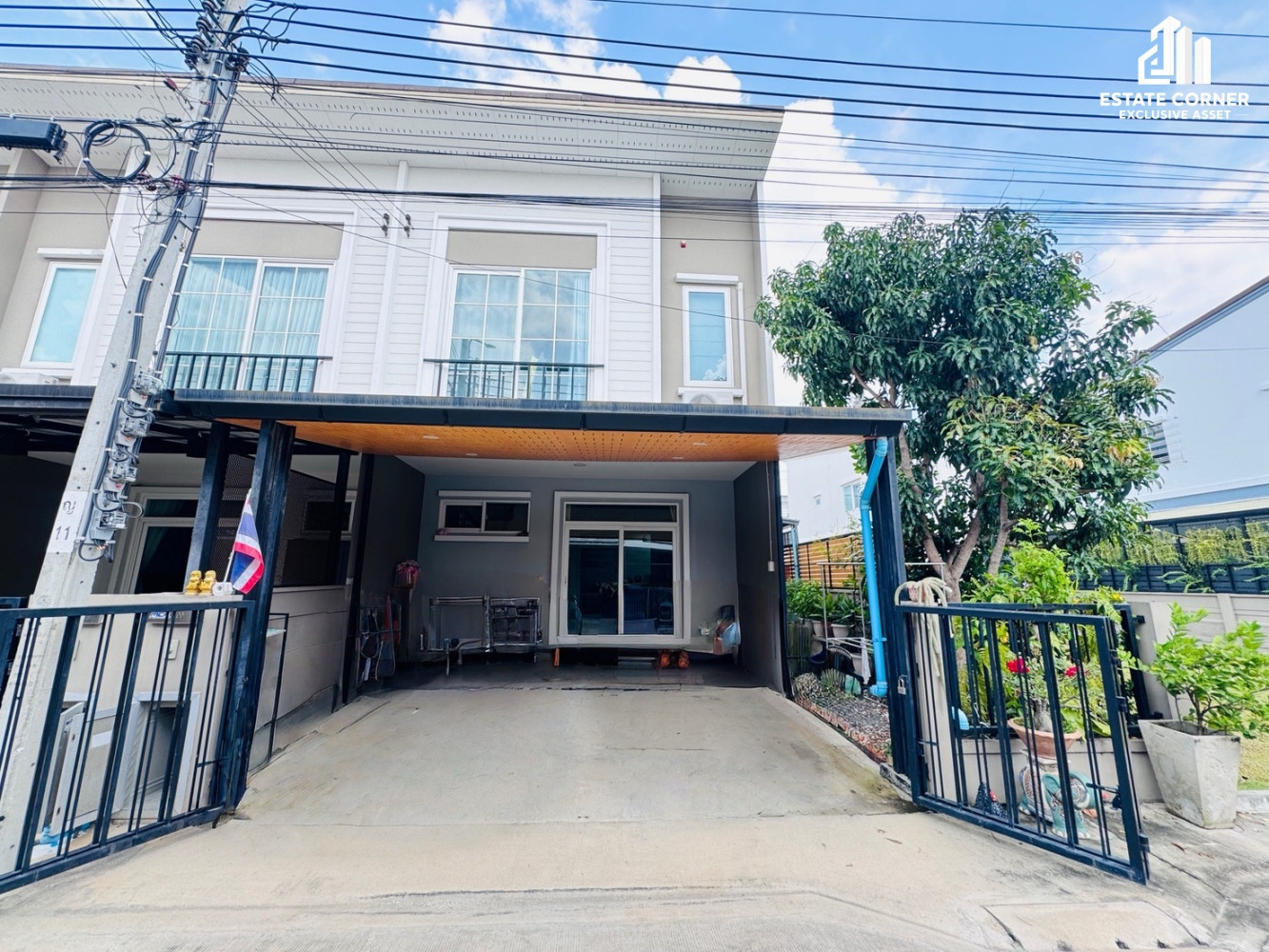 Townhome for sale, Casa Waterside Rama 5, corner house, next to Nakhon In Road, price lower than appraised price, negotiable.