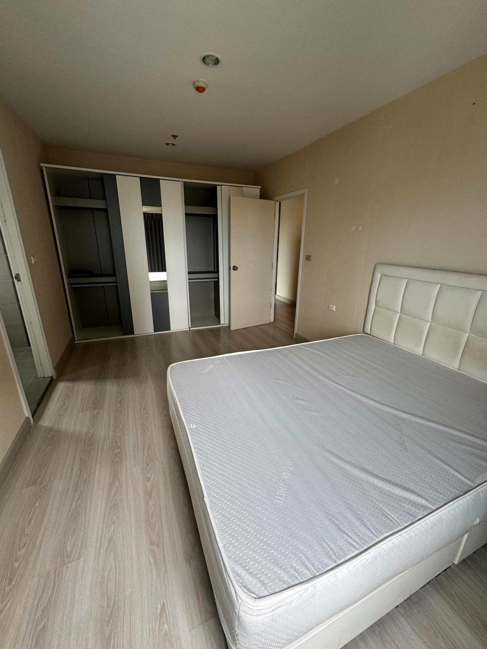 Motif Wongvien Yai Motif WongvienYai 2 bedrooms 62Sqm. Fully furnished only 15k 🚆There is a shuttle to BTS Wongwian Yai, not far from the MRT. Motif Wongvien Yai Motif WongvienYai 2 bedrooms 62Sqm. Fully furnished only 15k 🚆There is a shuttle to BTS Wongwian Yai, not far from the MRT.