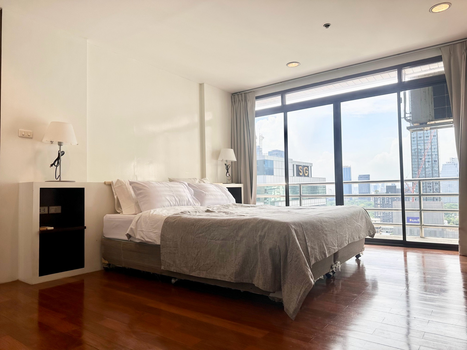 (Code R220) Condo for rent, The Royal Place 2 Project: The Royal Place 2