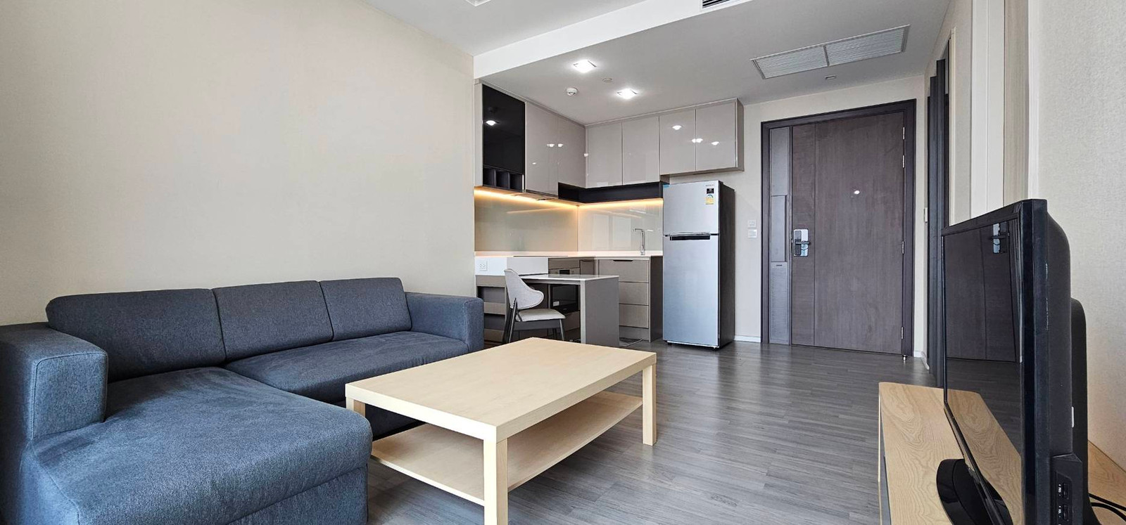 Unit Available at 333 RIVERSIDE Multiple units available—prices negotiable!